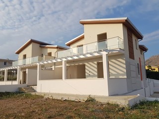 Villa in Vendita a Altavilla Milicia, zona Santoro, 305'000€, 185 m²