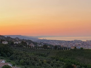 Appartamento in Vendita a Pescara, zona S.da Fonte Borea Colle del Telegrafo, 101, 269'000&euro;, 180 m²