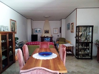 Appartamento in Vendita a Teramo, zona mosciano sant angelo, 160'000€, 173 m²