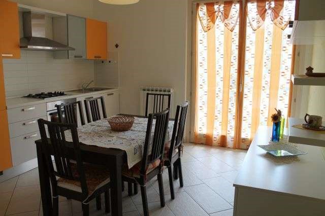 Appartamento in Affitto a Potenza Picena, 600€, 80 m², arredato
