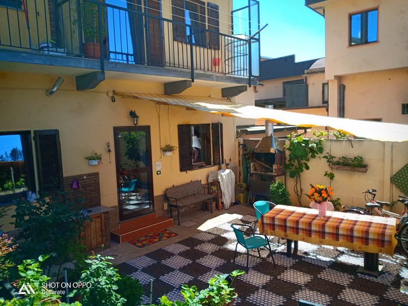 Casa Semi Indipendente in Vendita a Gallarate, zona Cedrate, 130'000€, 80 m²