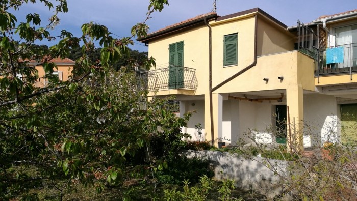 Quadrilocale in Vendita a Imperia, zona Sant'Agata, 165'000€, 135 m²