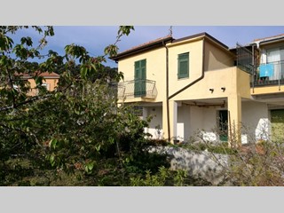 Quadrilocale in Vendita a Imperia, zona Sant'Agata, 165'000€, 135 m²