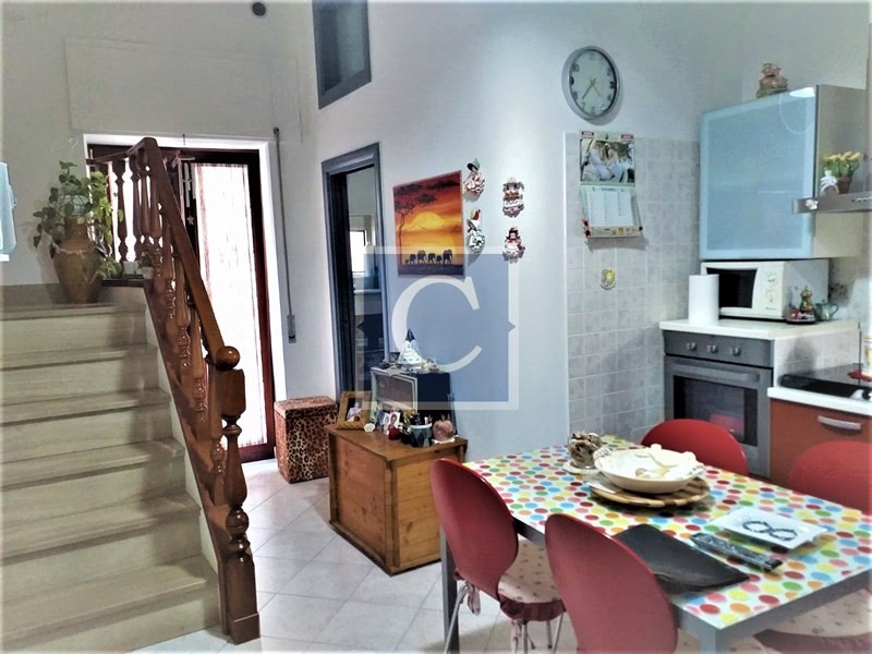 Trilocale in Vendita a Castellana Grotte, zona centro, 80'000€, 80 m²