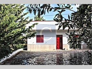 Villa in Vendita a Castellana Grotte, 95'000€, 85 m²