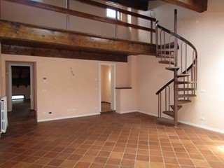 Bilocale in Affitto a Parma, zona CENTRO STORICO, 750€, 70 m²