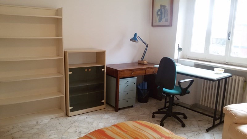 Stanza in Affitto a Bari, zona POGGIOFRANCO, 250€, 80 m², arredato
