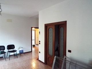 Studio in Affitto a Medesano, zona viale dante alighieri, 550€, 105 m²