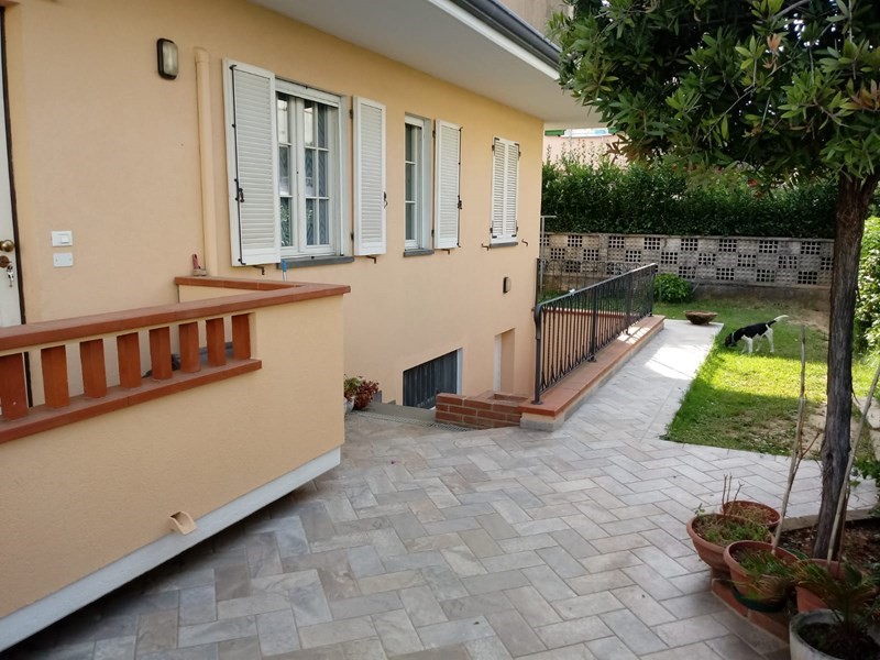 Villetta a schiera in Vendita a Massa, zona Cervara, 289'000€, 130 m², arredato