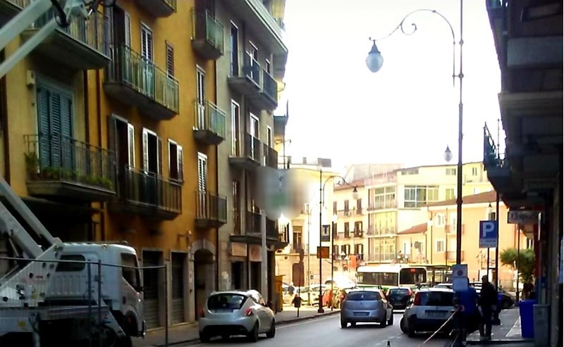 Negozio in Affitto a Atripalda, zona via roma, 800€, 82 m²