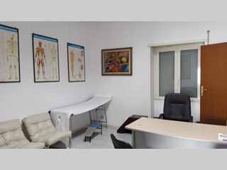 Negozio in Affitto a Roma, zona SAN PAOLO, 1'500€, 135 m²