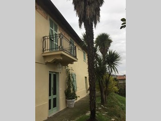 Casa Indipendente in Vendita a La Spezia, zona Vezzano Ligure, 280'000€, 130 m²