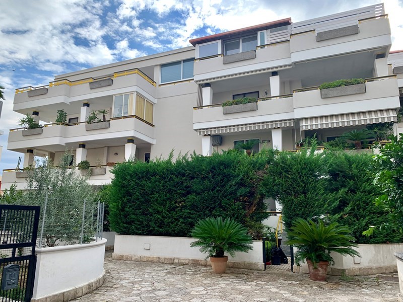 Appartamento in Vendita a Brindisi, zona Casale, 330'000€, 160 m²