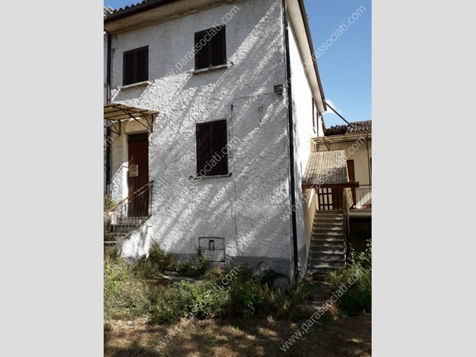 Casale in Vendita a Tromello, 60'000€, 120 m²