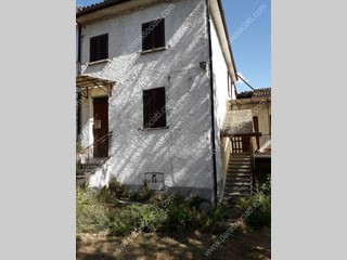 Casale in Vendita a Tromello, 60'000€, 120 m²