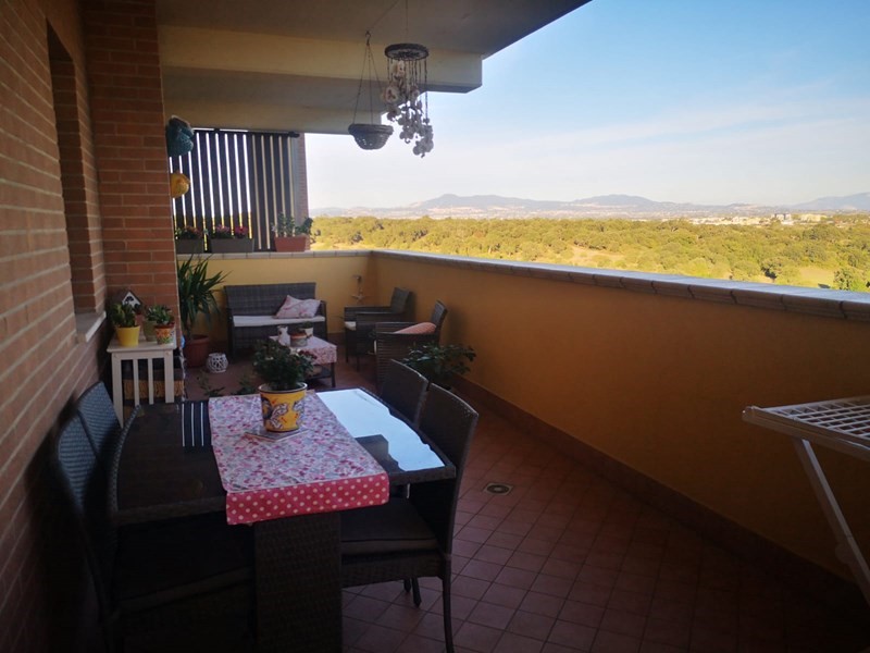 Trilocale in Vendita a Pomezia, zona Vicerè, 235'000€, 90 m²