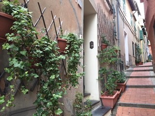 Appartamento in Affitto a Alassio, zona Moglio, 390€, 65 m², arredato