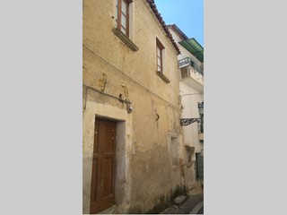 Casa Indipendente in Vendita a Luzzi, zona CENTRO STORICO, 10'000€, CIRCA 80