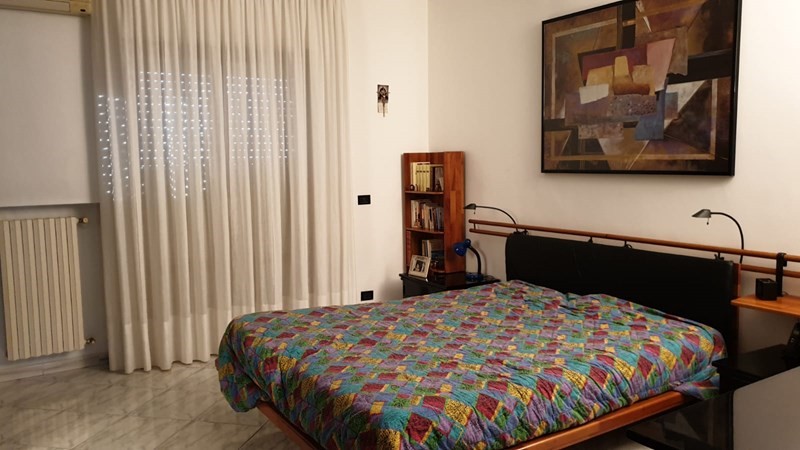 Appartamento in Vendita a Taranto, zona Tre Carrare, 217'000€, 140 m², arredato