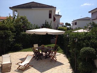 Villa in Vendita a Diamante, zona Parco la Quercia, lungomare nuovo., 215'000€, 160 m², arredato