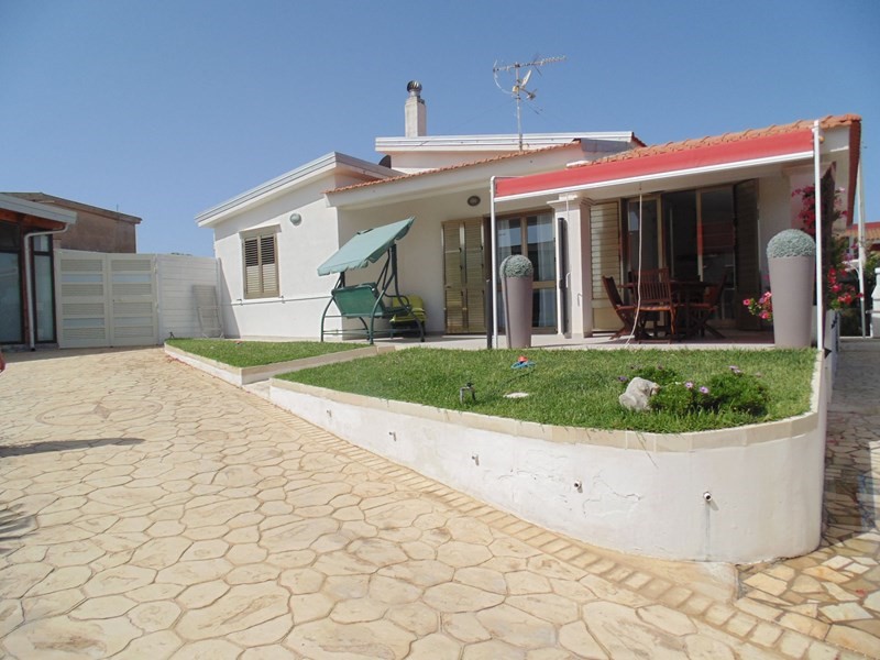Villa in Vendita a Pachino, zona Morghella, 100 m²