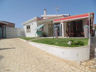 Villa in Vendita a Pachino, zona Morghella, 100 m²