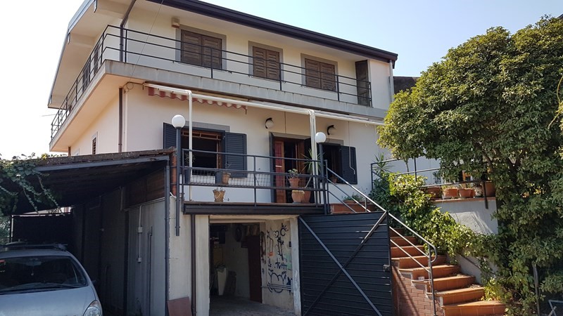 Villa in Vendita a Catania, zona MASCALUCIA, 250'000&euro;, 20 m²