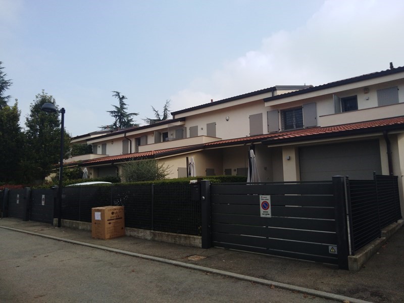 Villetta a schiera in Vendita a Reggio Emilia, zona Coviolo, 400'000€, 160 m², con Box