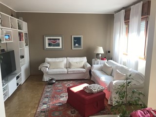 Quadrilocale in Affitto a Milano, zona Missaglia Abbiategrasso, 305'000€, 120 m², arredato, con Box