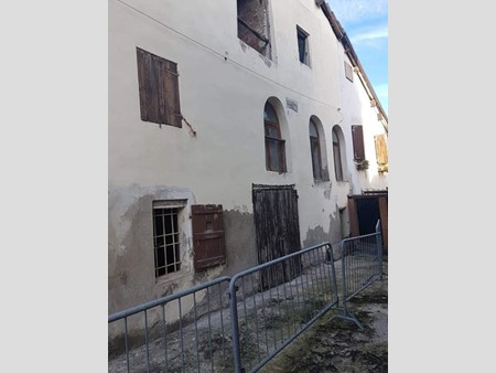 Rustico in Vendita a Albinea, zona Borzano , 50'000€, 280 m²