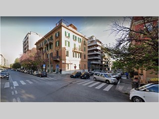Negozio in Vendita a Roma, zona nei pressi via Gallia, 170'000€, 50 m², arredato