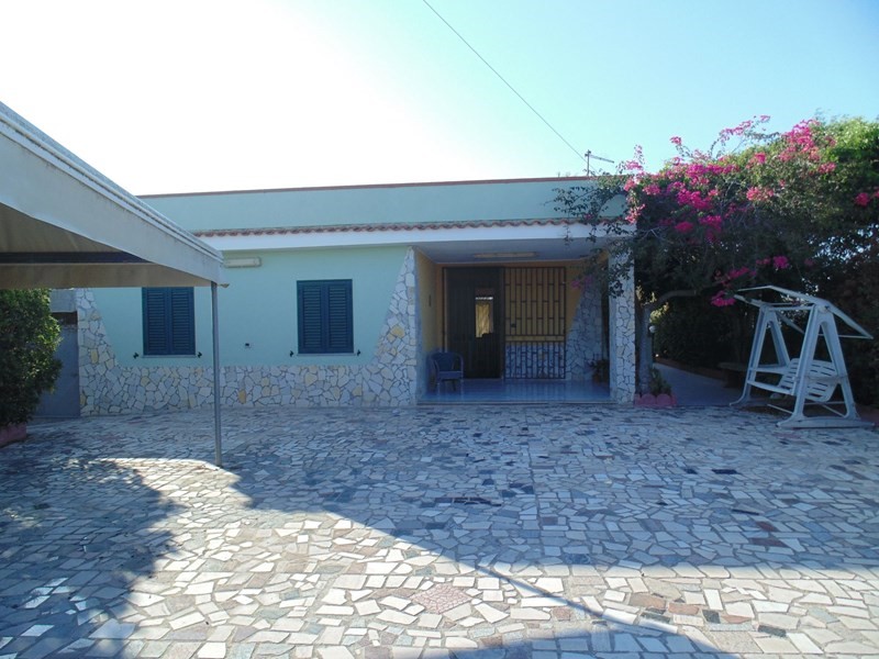 Villa in Vendita a Pachino, zona Costa dell'ambra, 150'000€, 150 m²