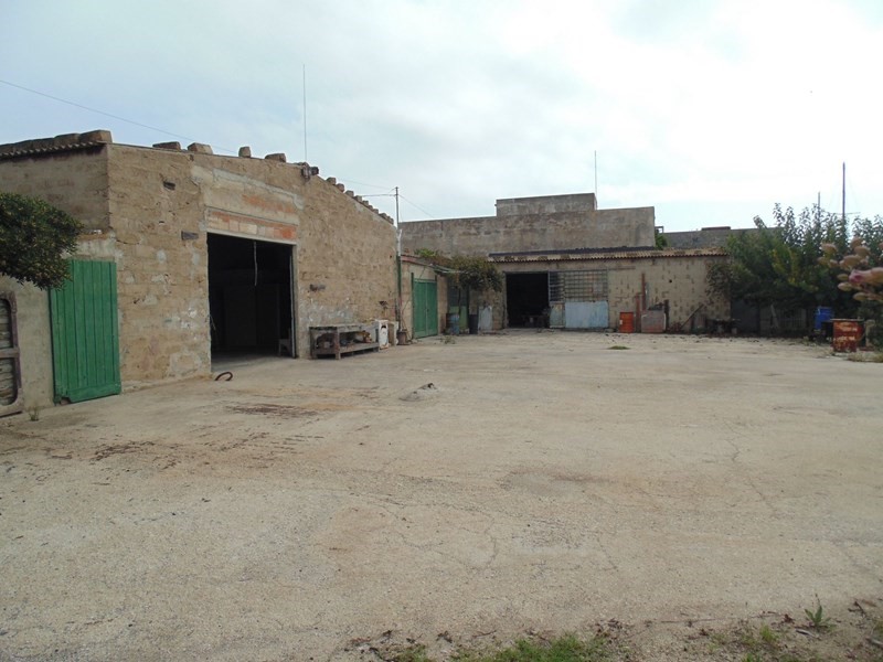 Rustico in Vendita a Portopalo di Capo Passero, 235'000€, 234 m²