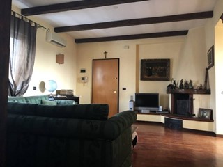 Attico in Vendita a Trani, zona Zona Pozzopiano, 220'000€, 130+120 (verande)