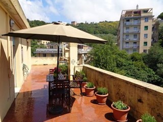 Attico in Affitto a Genova, zona san martino, 600€, 85 m², arredato