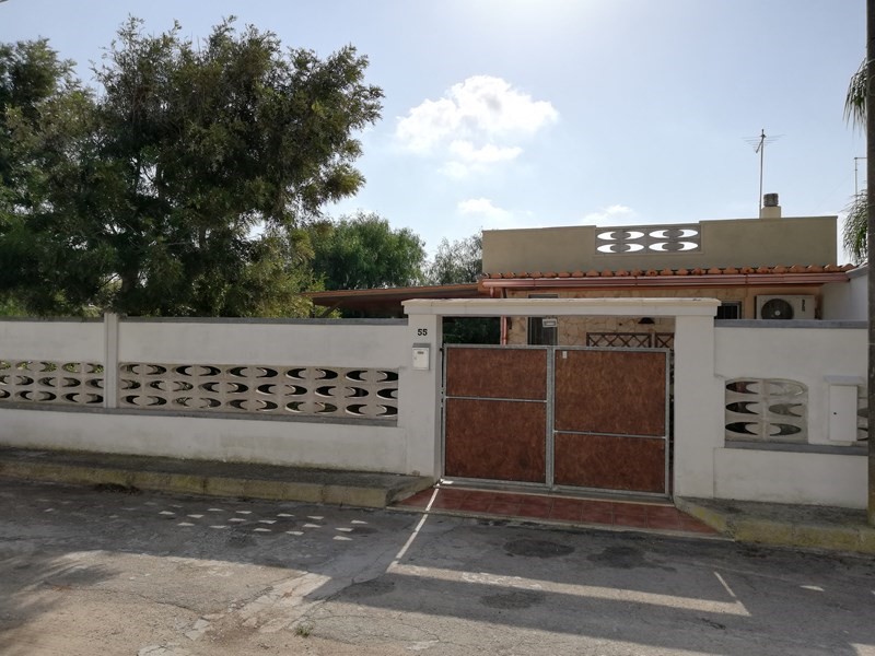 Villa in Vendita a San Pietro Vernotico, zona Campo di Mare, 90'000&euro;, 60 m², arredato