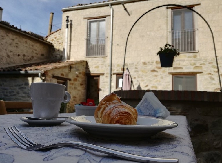 Casa Indipendente in Vendita a Bompietro, 179'000€, 200 m², arredato