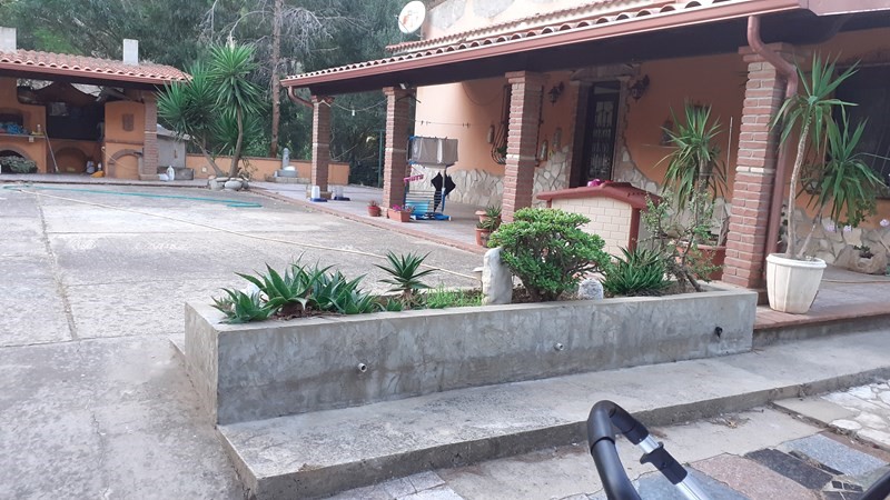 Casa Indipendente in Vendita a Gonnesa, 200'000€, 2800 m², arredato