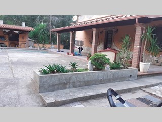 Casa Indipendente in Vendita a Gonnesa, 200'000€, 2800 m², arredato