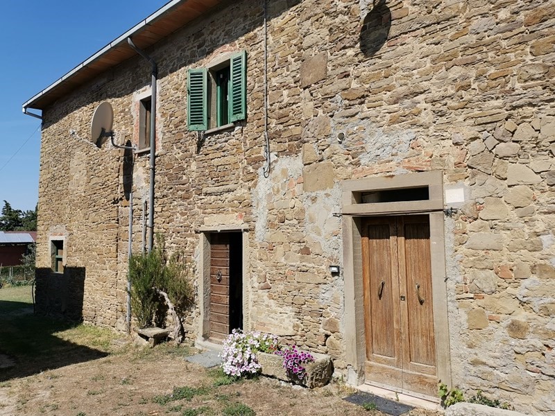 Casale in Vendita a Anghiari, 650'000€, 500 m², con Box
