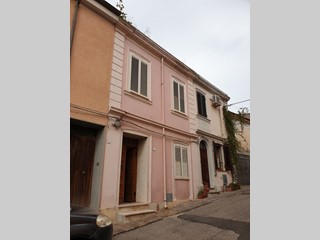 Casa Indipendente in Vendita a Siligo, 130'000€, 322 m², con Box