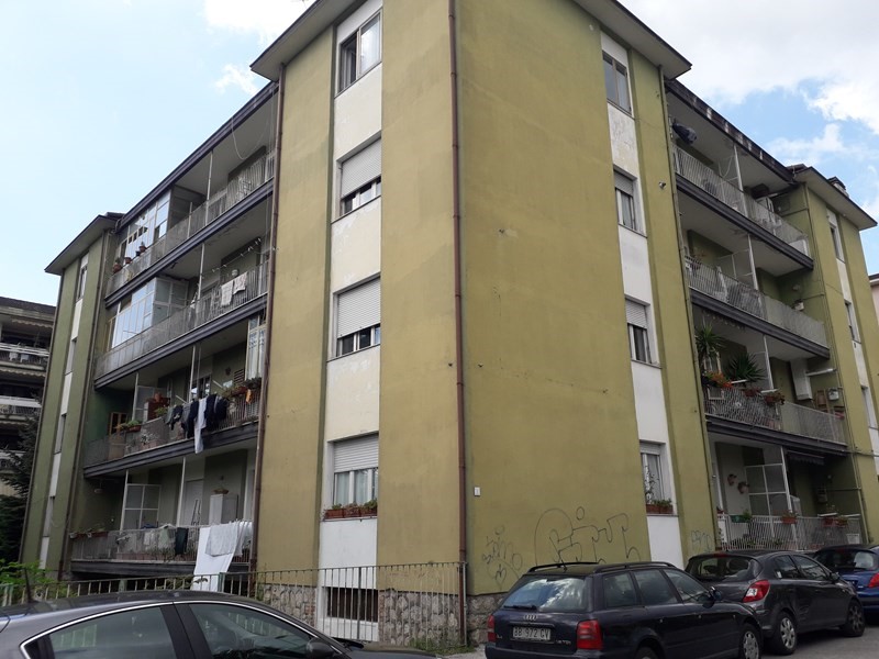 Trilocale in Vendita a Avellino, zona via Roma, 128'000&euro;, 110 m²