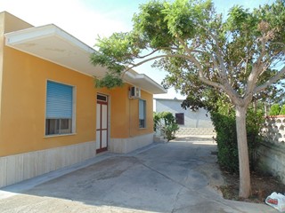 Villa in Vendita a Pachino, zona C.da Granelli, 260'000€, 140 m²