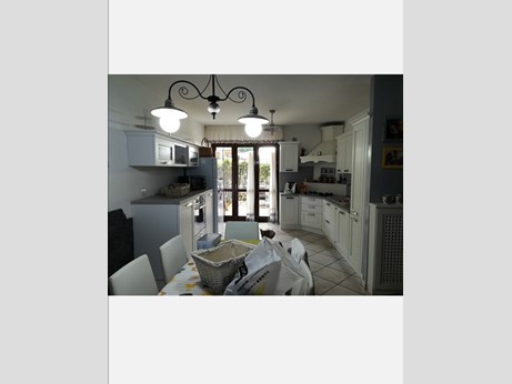 Trilocale in Vendita a Mercogliano, zona torelli via fontana san nicola, 175'000&euro;, 100 m², con Box