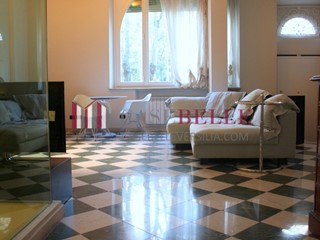 Appartamento in Vendita a Viareggio, 850'000&euro;, 150 m²