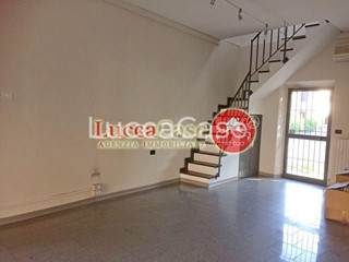 Ufficio in Affitto a Lucca, zona Sant'Anna, 1'100€, 78 m²