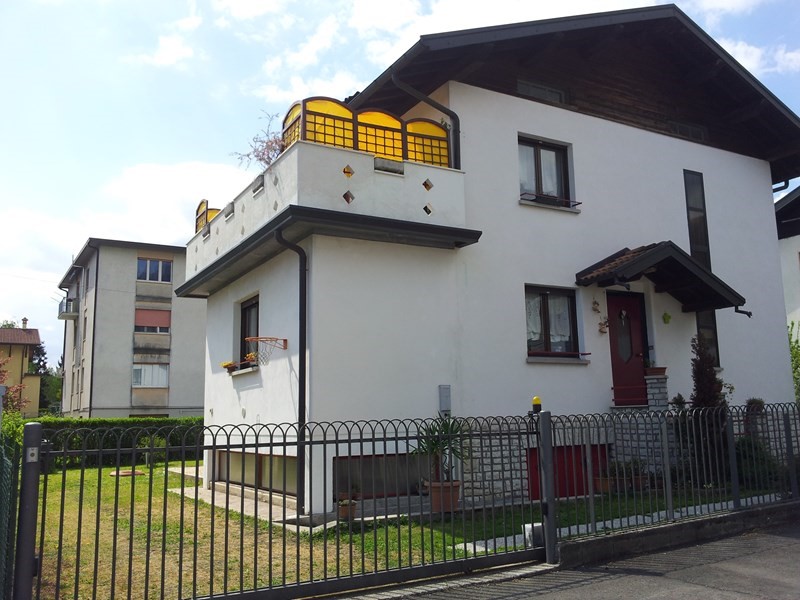 Casa Indipendente in Vendita a Belluno, zona CAVARZANO, 270'000€, 180 m²