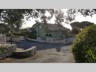 Villetta a schiera in Vendita a Rocca di Papa, zona Barozze, 480'000€, 280 m², con Box