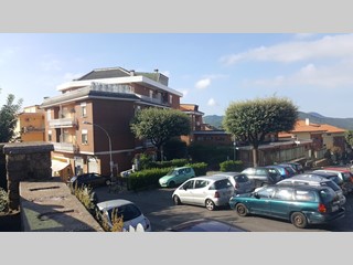 Appartamento in Vendita a Rocca Priora, zona centrale, 148'000€, 90 m²