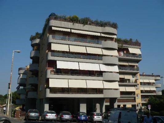 Appartamento in Vendita a Grottaferrata, zona via San Michele, 205'000€, 90 m²